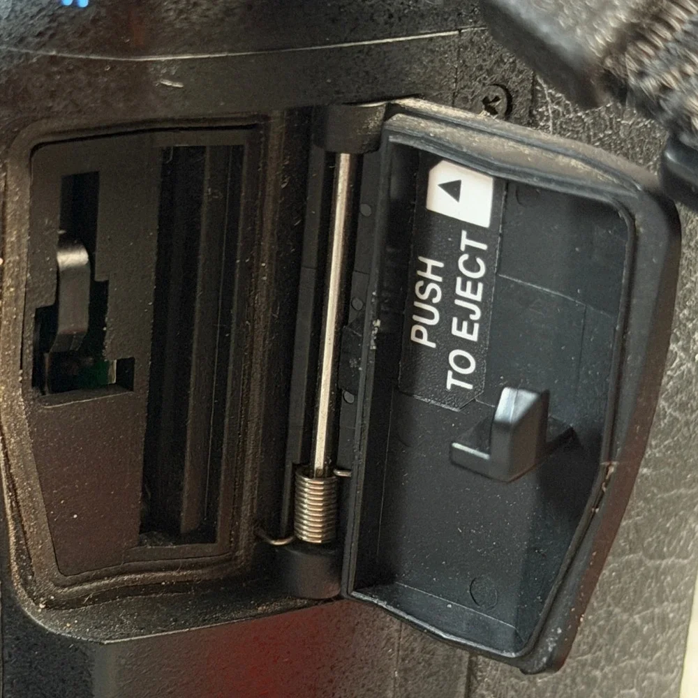 Pentax K10D DSLR Camera Black SMC Pentax DA 18-55mm Lens Battery Charger Case